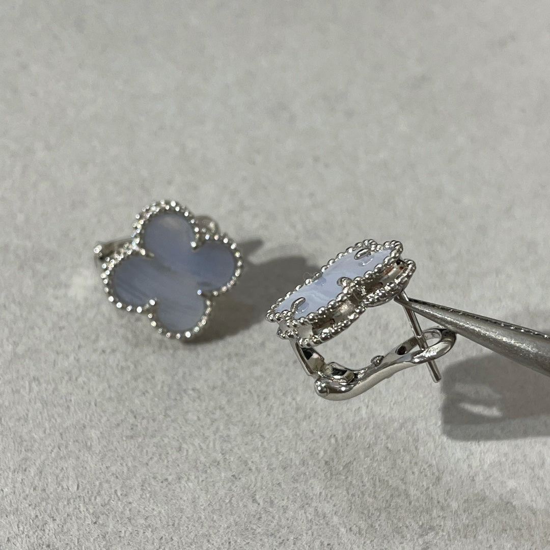 [Lumina]CLOVER CHALCEDONY SILVER STUD EARRINGS
