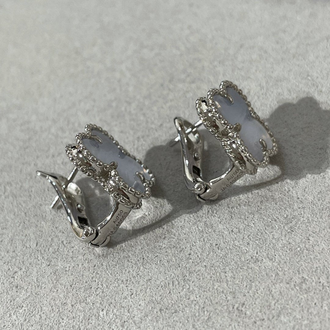 [Lumina]CLOVER CHALCEDONY SILVER STUD EARRINGS