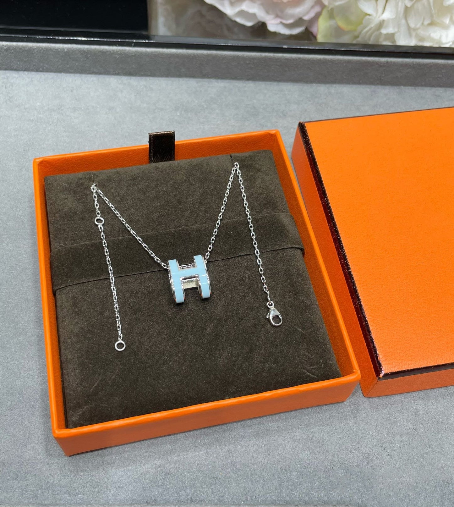 [Lumina]POP H SKY BLUE NECKLACE