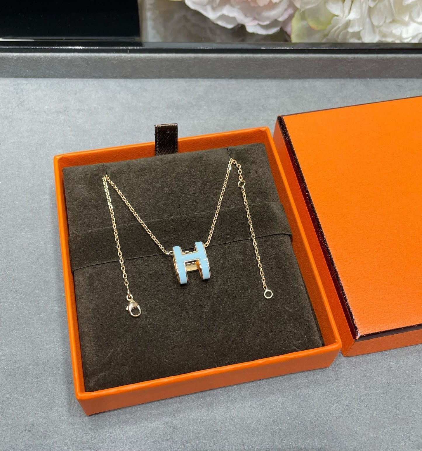 [Lumina]POP H SKY BLUE NECKLACE