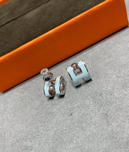 [Lumina]POP H SKY BLUE STUD EARRINGS
