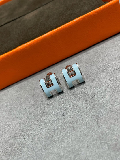 [Lumina]POP H SKY BLUE STUD EARRINGS