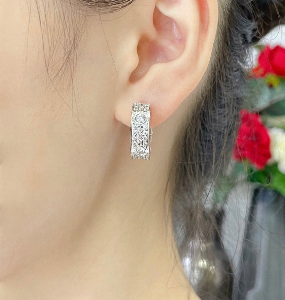 [Lumina]LOVE 5.5MM DIAMOND PAVED EARRINGS