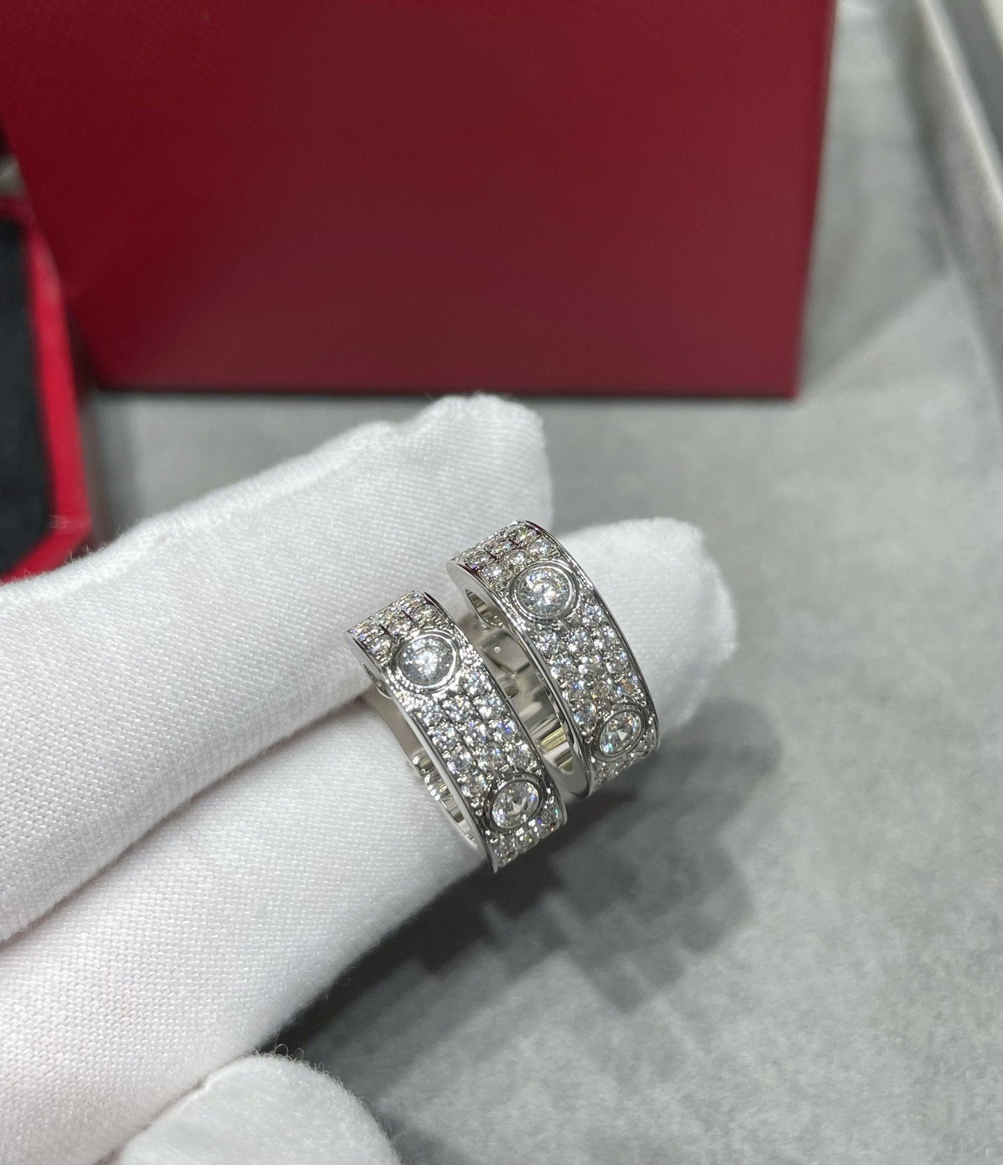 [Lumina]LOVE 5.5MM DIAMOND PAVED EARRINGS