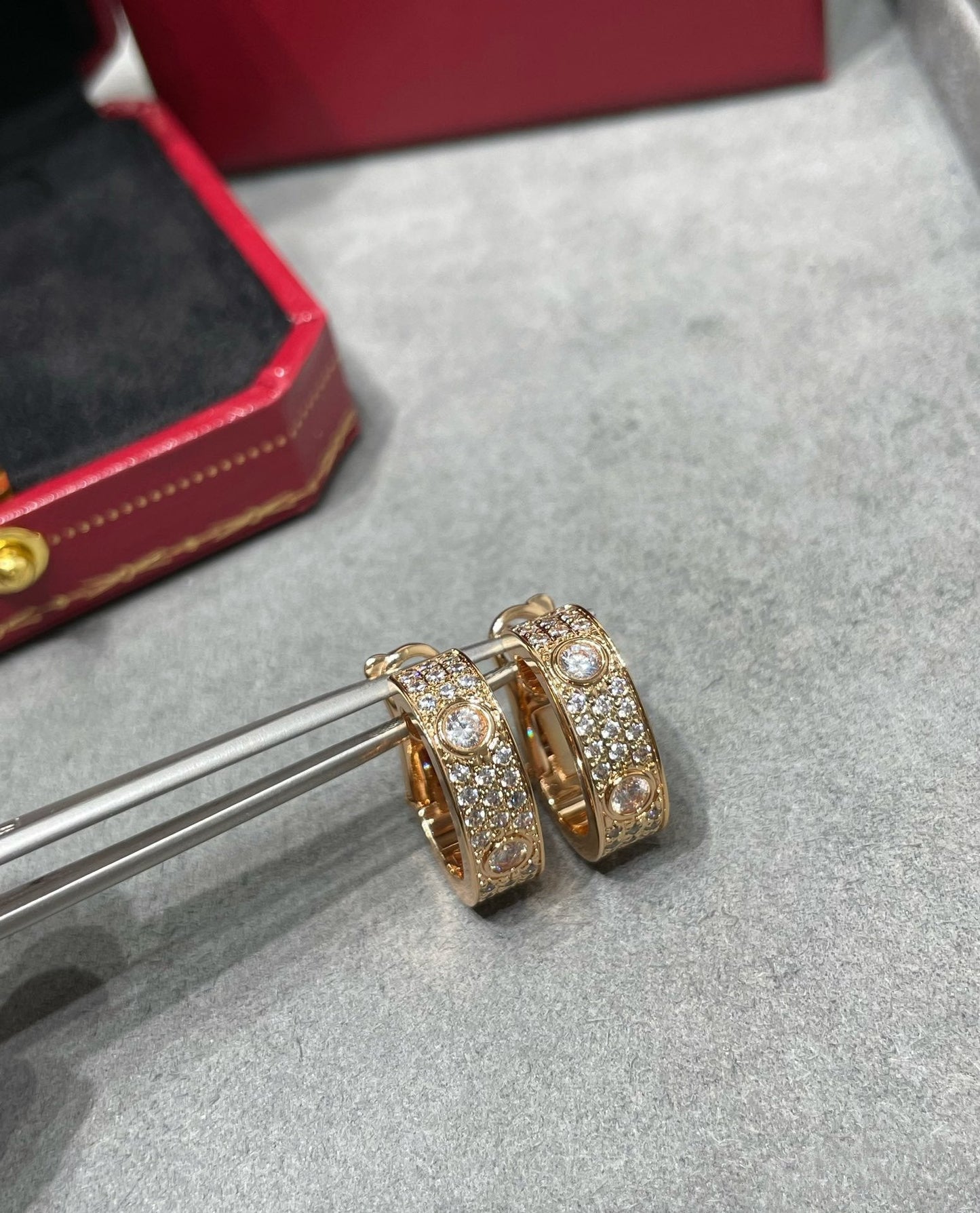 [Lumina]LOVE 5.5MM DIAMOND PAVED EARRINGS