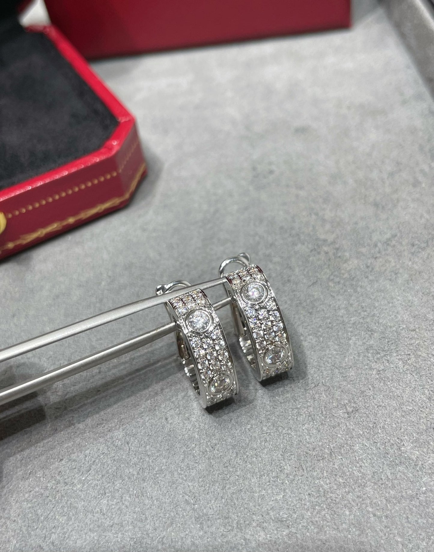 [Lumina]LOVE 5.5MM DIAMOND PAVED EARRINGS