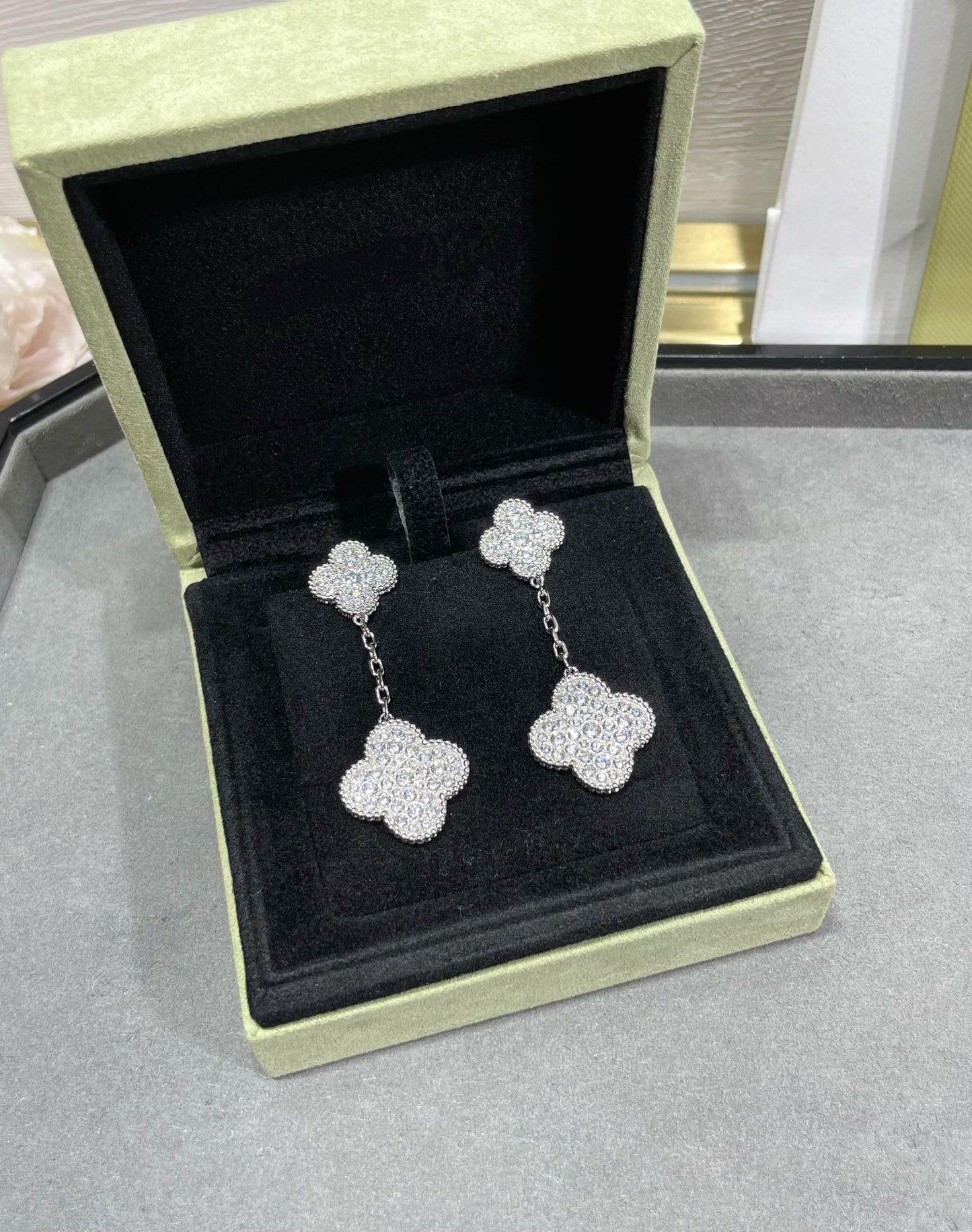 [Lumina]CLOVER 2 MOTIFS DIAMOND PAVED SILVER EARRINGS