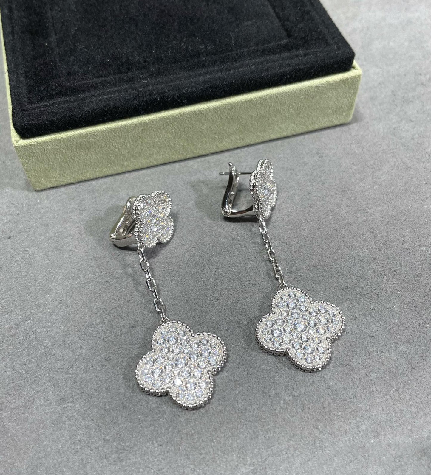 [Lumina]CLOVER 2 MOTIFS DIAMOND PAVED SILVER EARRINGS