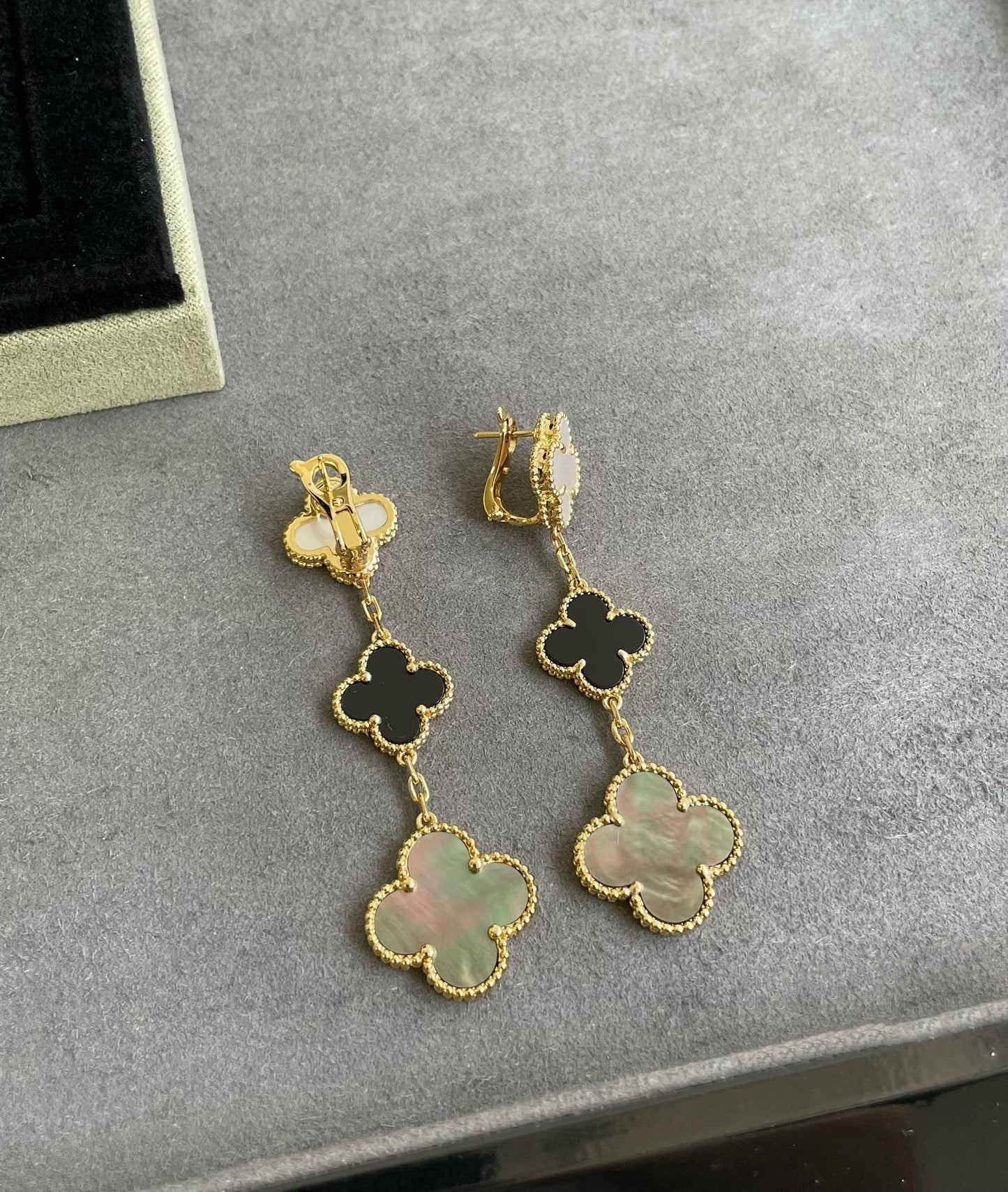 [Lumina]CLOVER 3 MOTIF MOP ONYX DARK MOP PINK GOLD EARRINGS