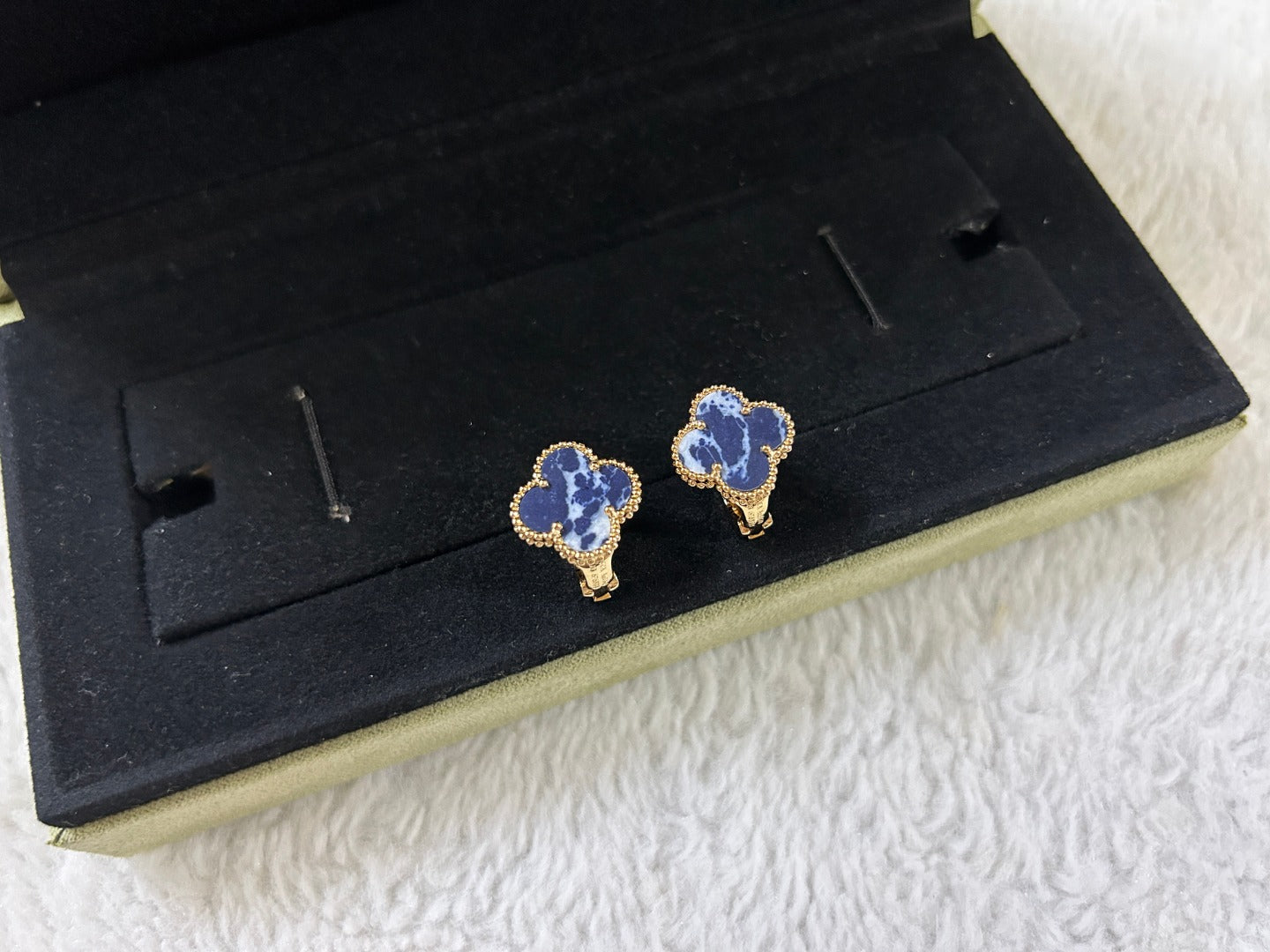 [Lumina]CLOVER PIETERSITE MEDIUM STUD EARRINGS