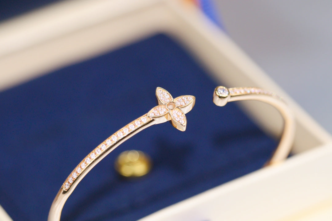 [Lumina]IDYLLE PINK GOLD OPEN BRACELET DIAMOND PAVED