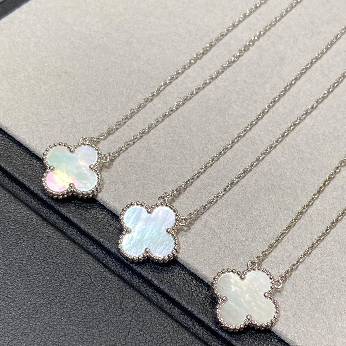 [Lumina]CLOVER MEDIUM SILVER WHITE MOP NECKLACE