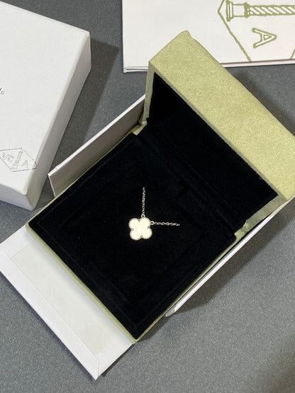 [Lumina]CLOVER MEDIUM SILVER WHITE MOP NECKLACE