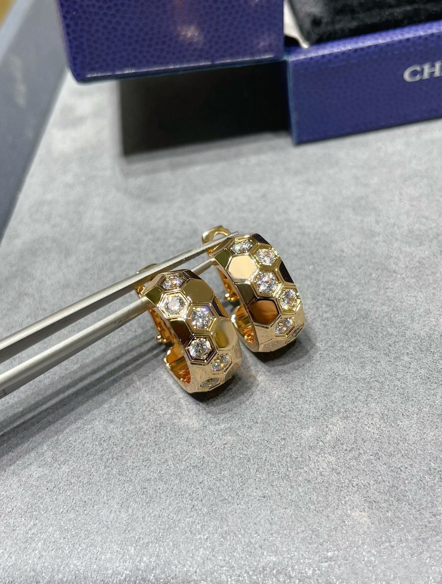 [Lumina]BEE LOVE DIAMOND HOOP EARRINGS