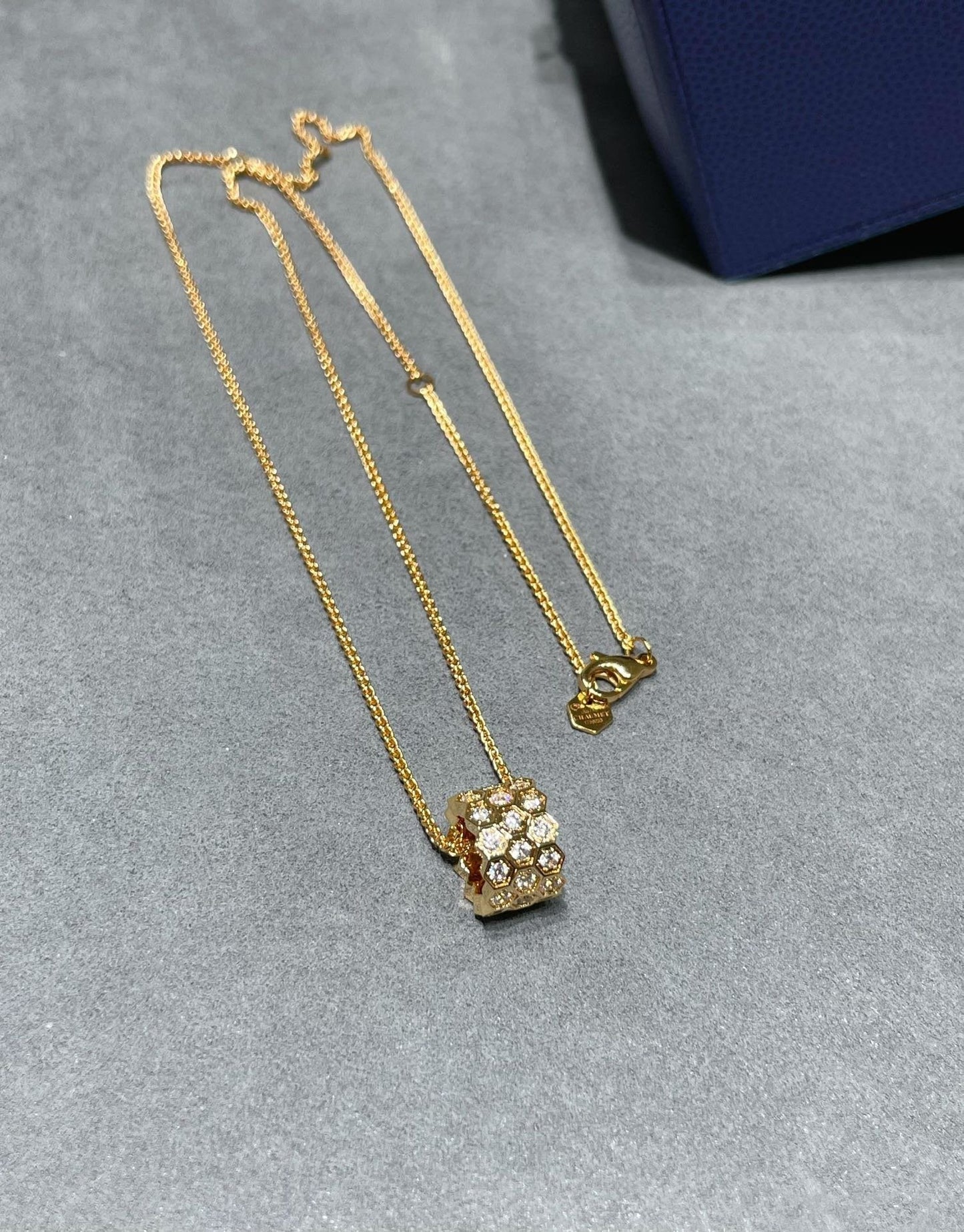 [Lumina]BEE LOVE DIAMOND PAVED 3 ROW NECKLACE