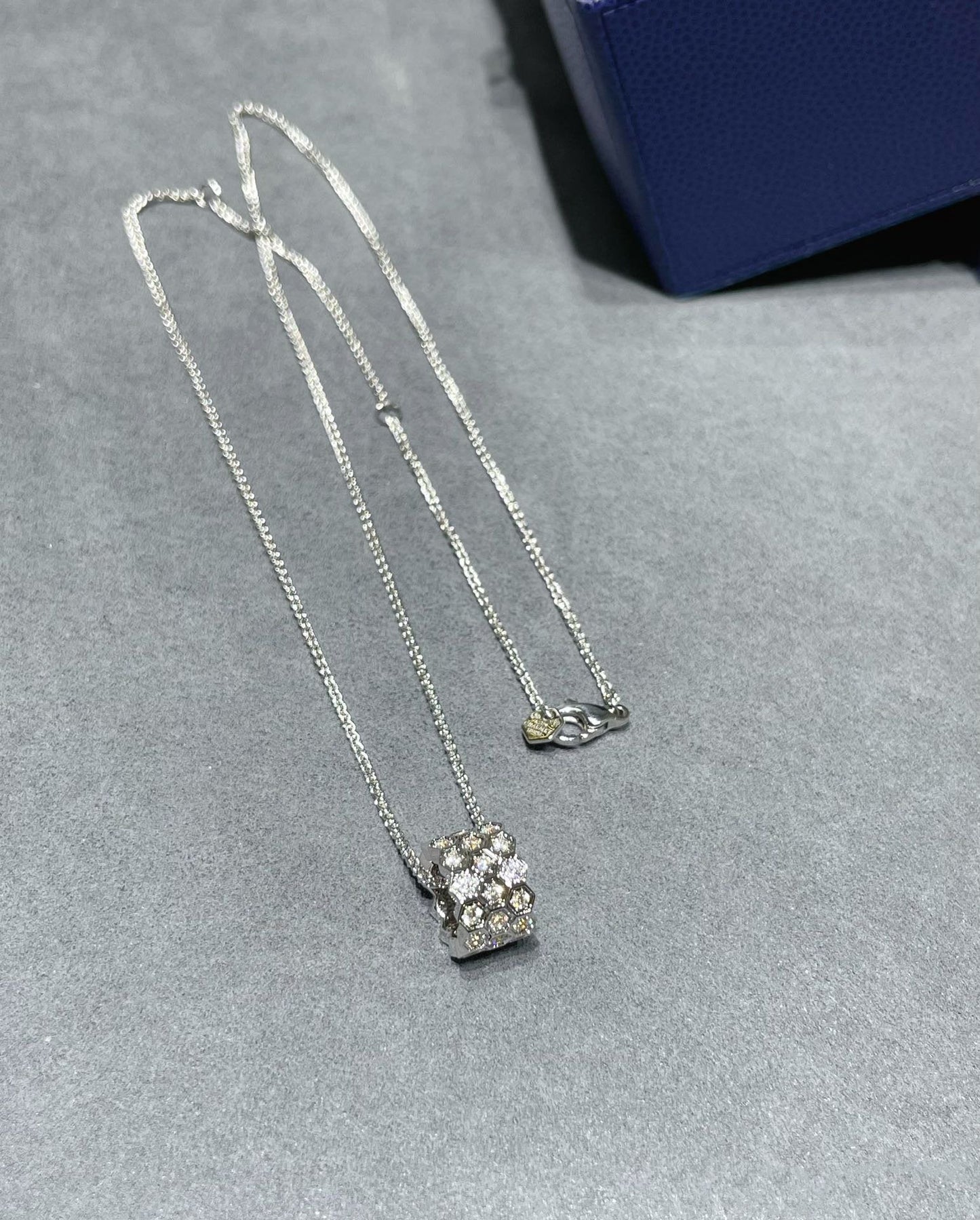 [Lumina]BEE LOVE DIAMOND PAVED 3 ROW NECKLACE