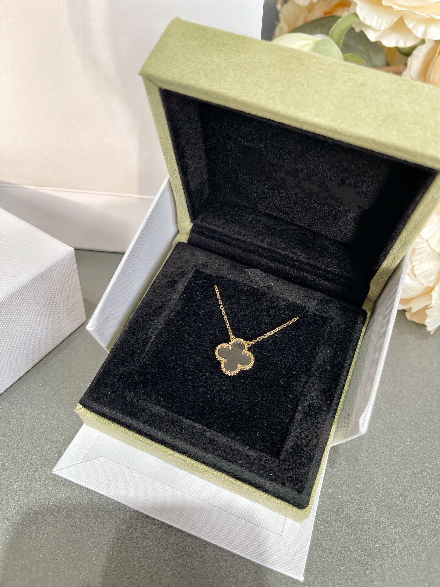 [Lumina]CLOVER ROCK CRYSTAL Lumina GOLD NECKLACE
