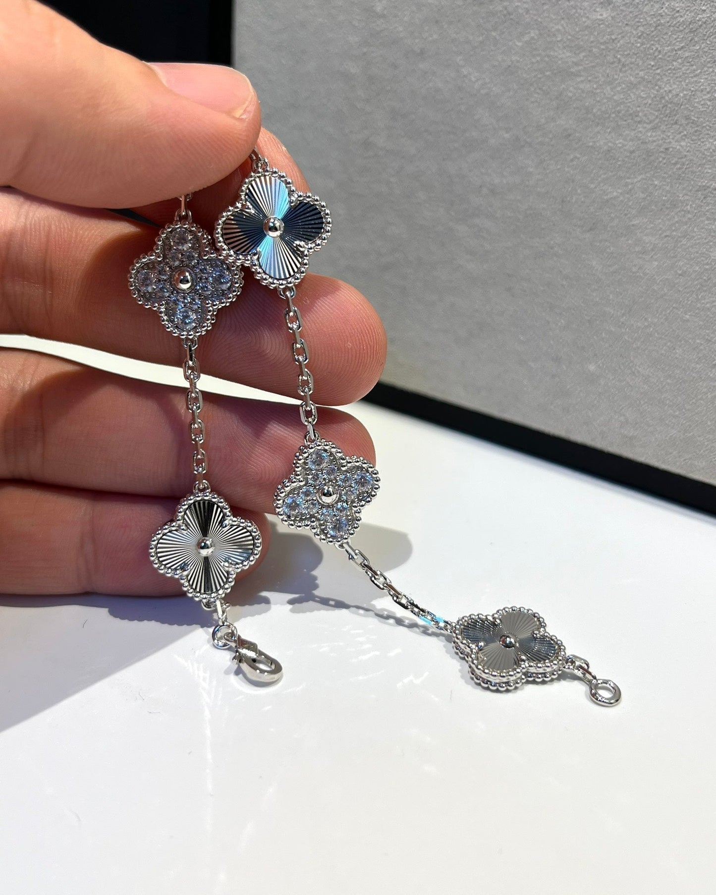 [Lumina] CLOVER 5 MOTIF LASER BRACELET COLLECTION