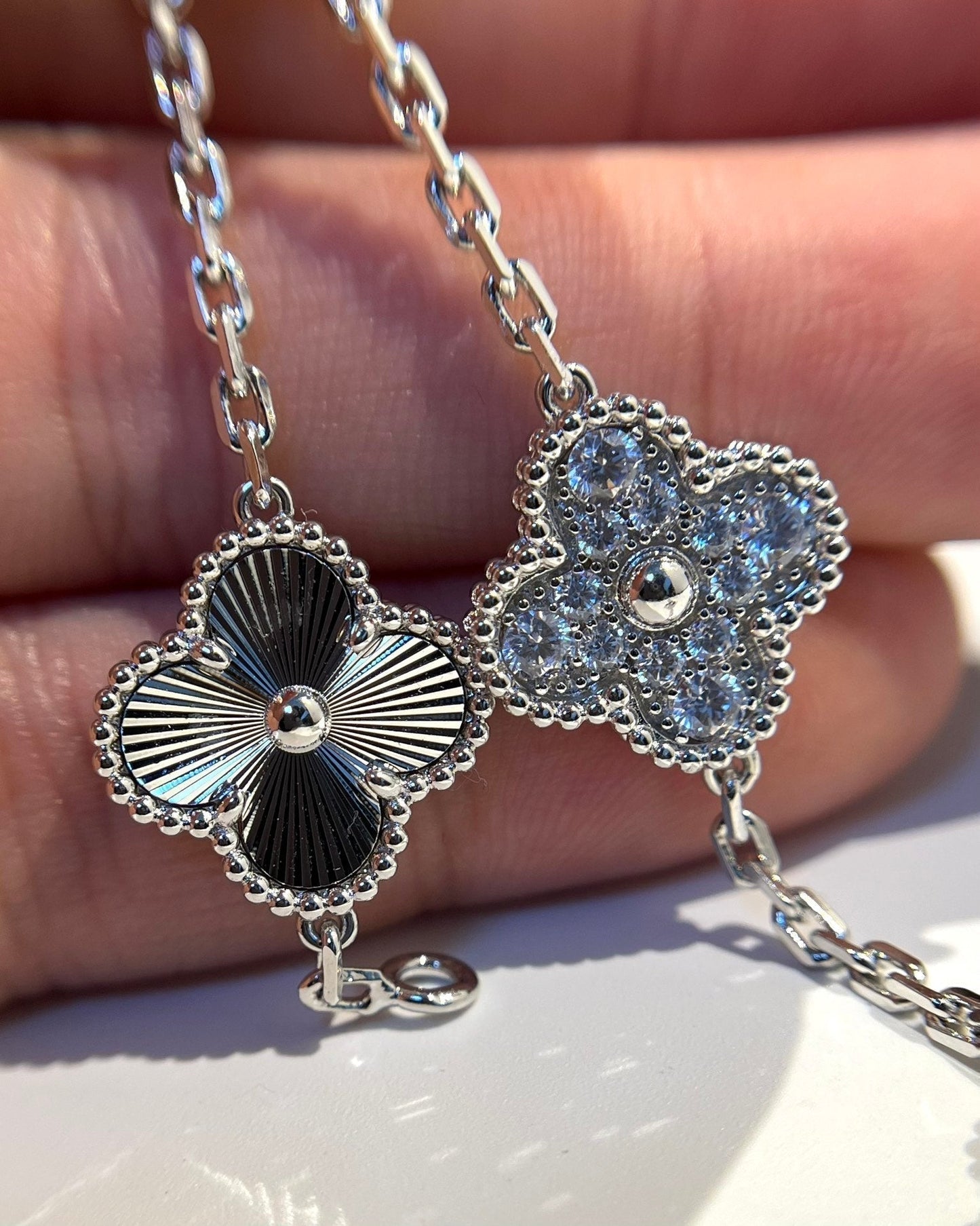 [Lumina] CLOVER 5 MOTIF LASER BRACELET COLLECTION