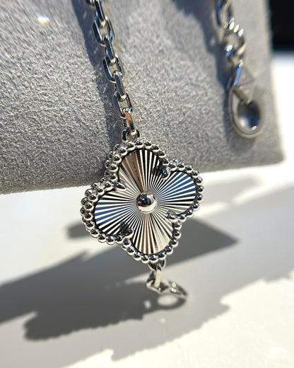 [Lumina] CLOVER 5 MOTIF LASER BRACELET COLLECTION