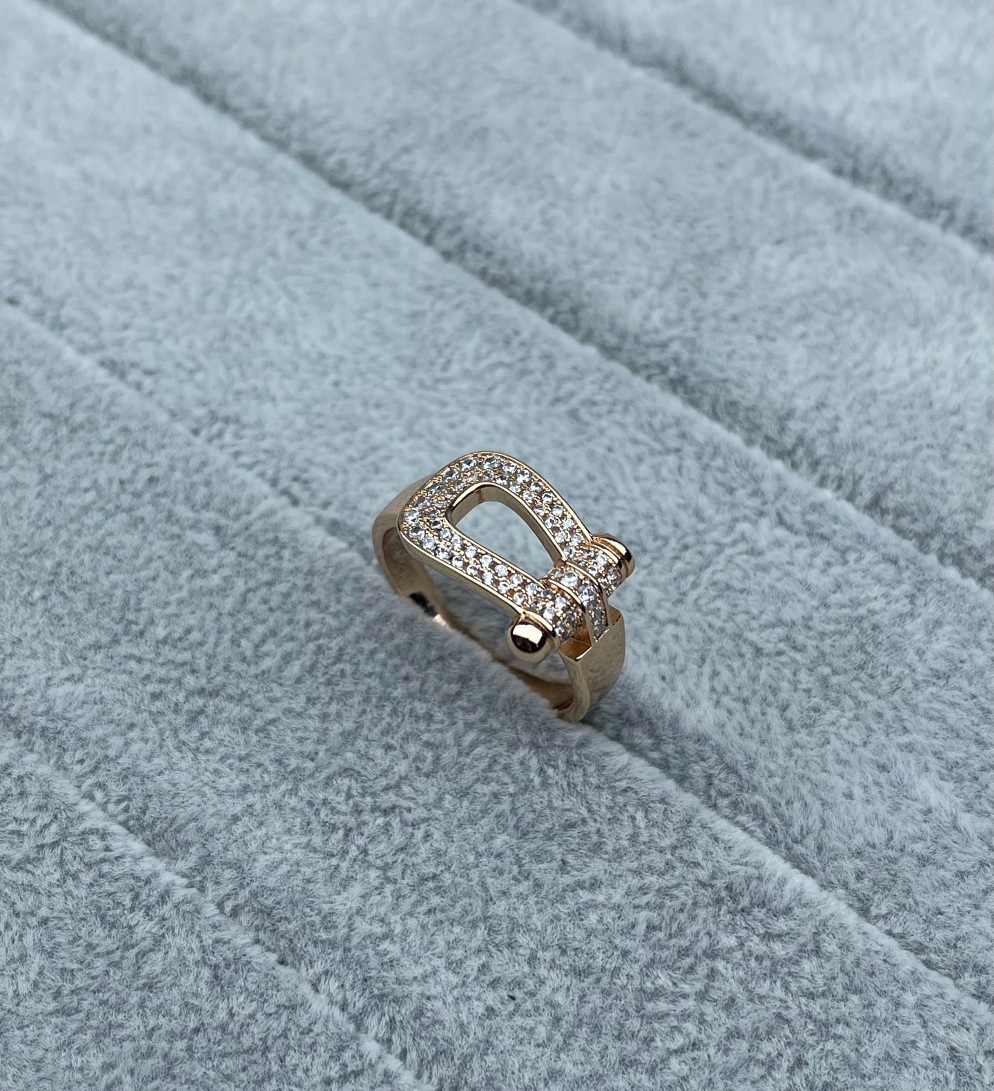 [Lumina]Wide Hoof-Shaped Diamond-Studded Ring