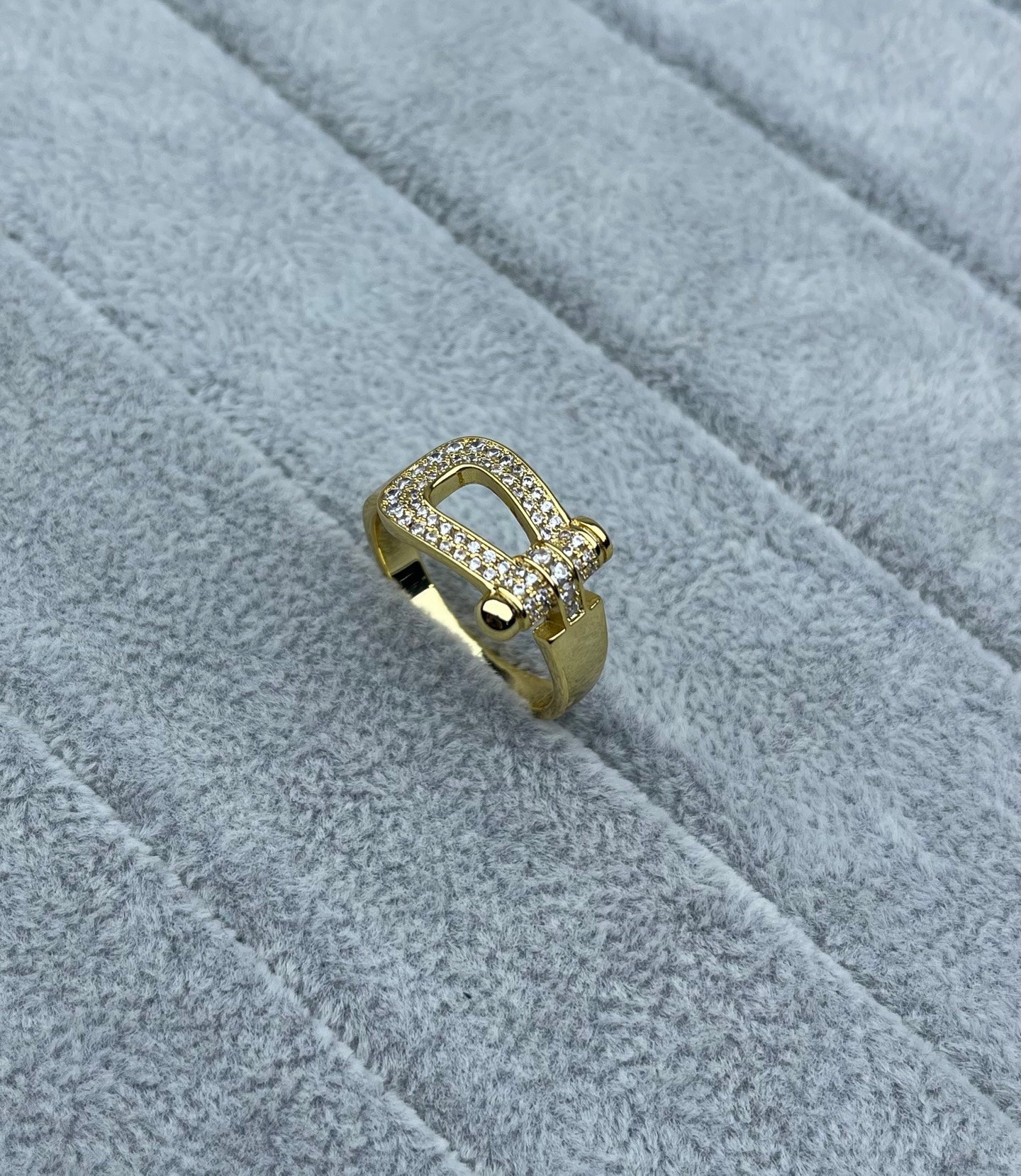 [Lumina]Wide Hoof-Shaped Diamond-Studded Ring
