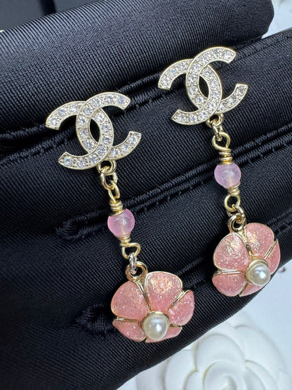 [Lumina]26C Pink Camellia Enamel Pendant with Double C Earrings