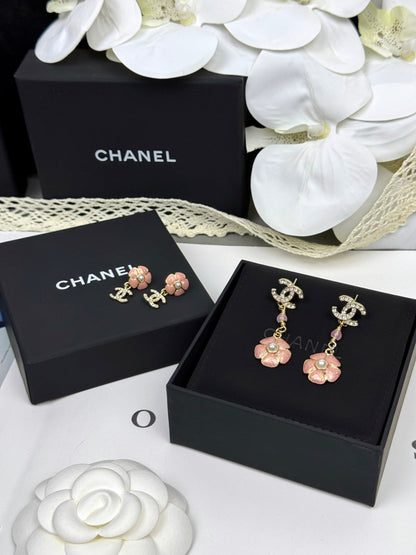 [Lumina]26C Pink Camellia Enamel Pendant with Double C Earrings
