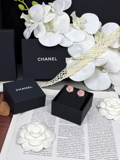 [Lumina]26C Pink Camellia Pearl Enamel Stud Earrings