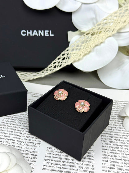 [Lumina]26C Pink Camellia Pearl Enamel Stud Earrings