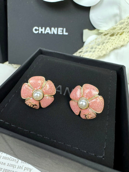 [Lumina]26C Pink Camellia Pearl Enamel Stud Earrings