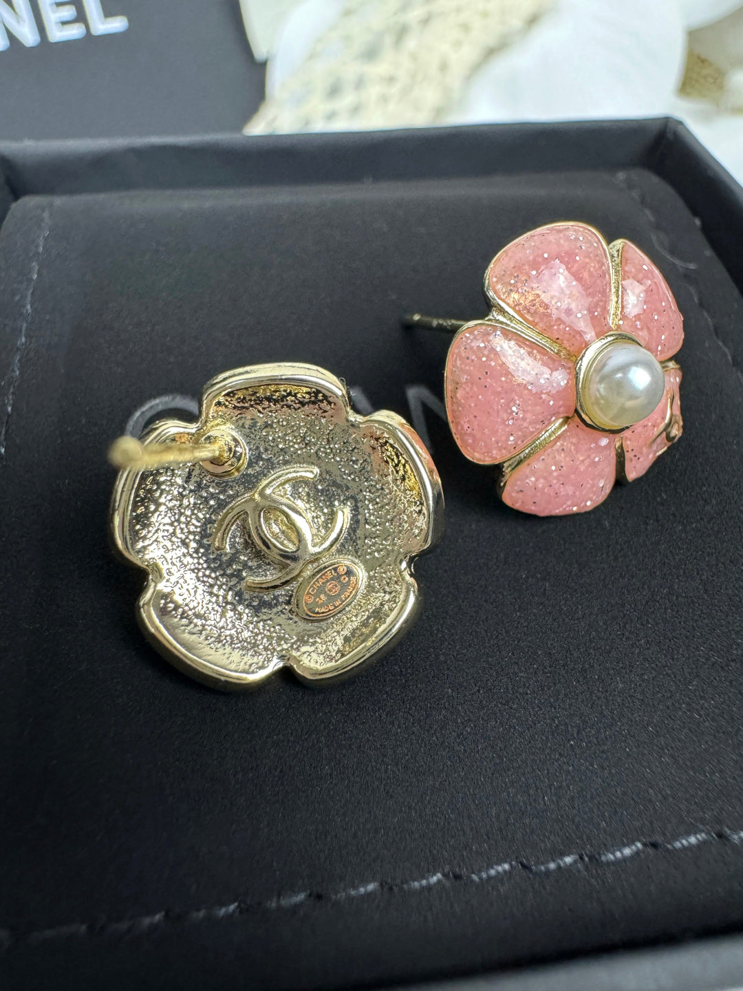 [Lumina]26C Pink Camellia Pearl Enamel Stud Earrings