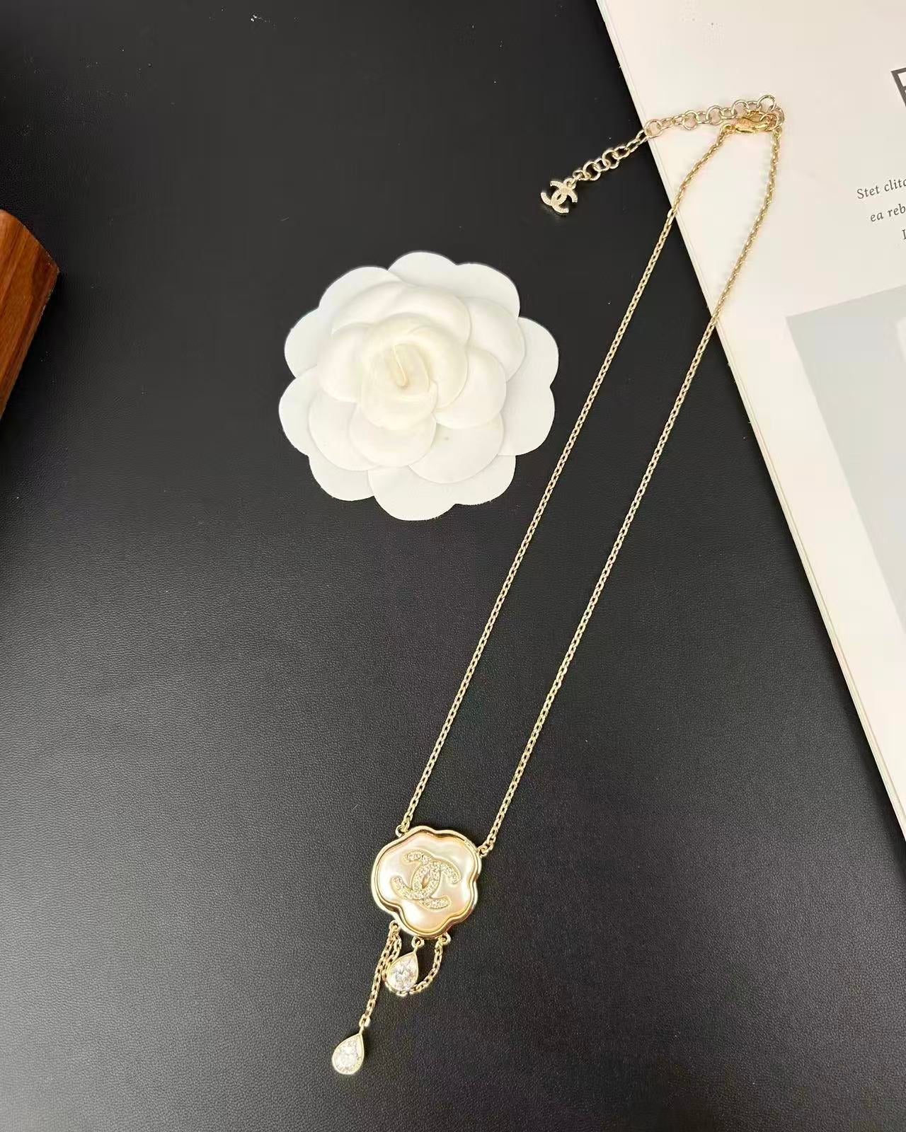 [Lumina]Cloud Pearl Mother-of-Pearl Diamond Chain Pendant Necklace