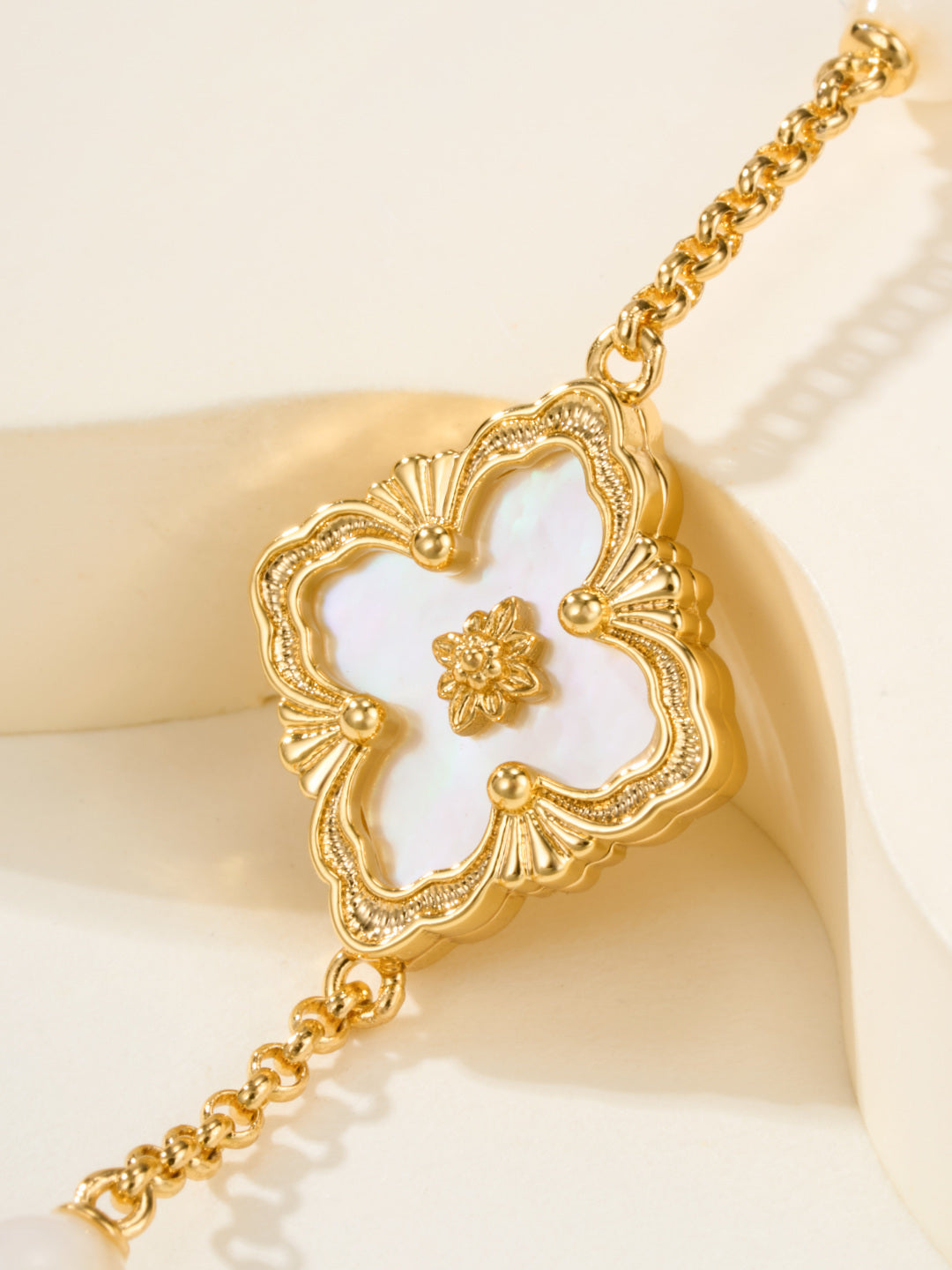 [Lumina]B.C.L ENAMELED Three-Flower Bracelet£¨Trumpet)