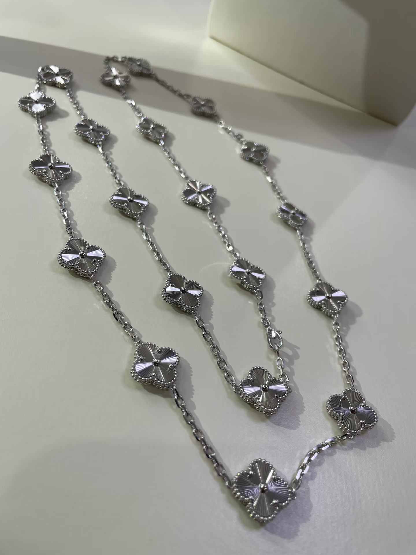 [Lumina]CLOVER 20 MOTIFS SILVER LASER