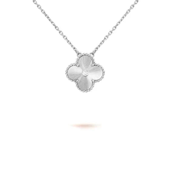 [Lumina]CLOVER  15MM DIAMOND LASER NECKLACE SILVER