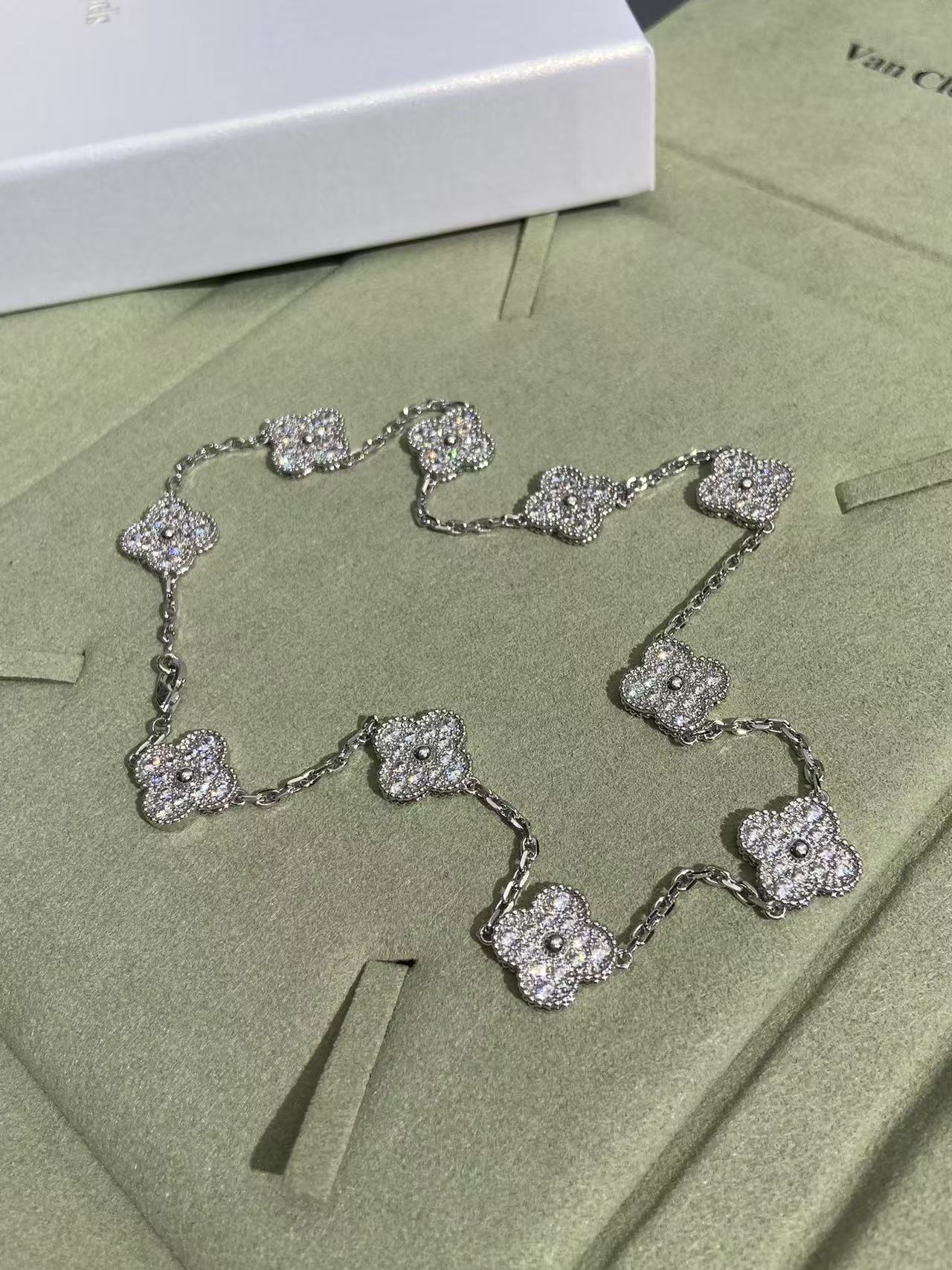 [Lumina Jewelry]CLOVER 10 MOTIFS  FULL DIAMOND NECKLACE
