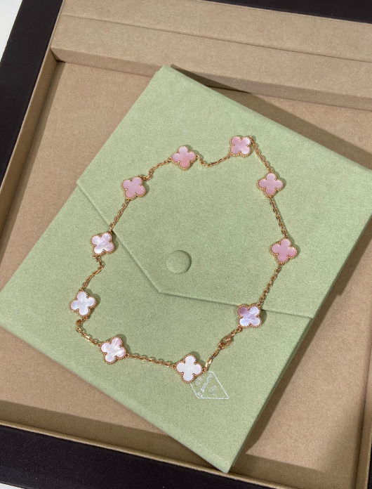 [Lumina Jewellery] Pink Necklace with Ten Clover Designs