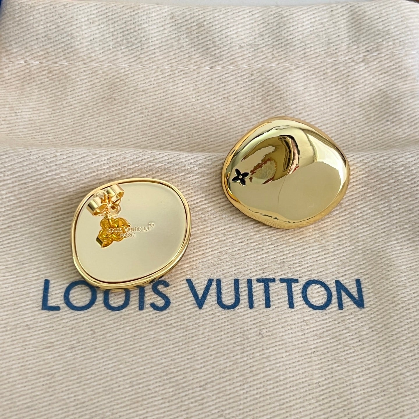 [Lumina]Gold Paris Stud Earrings
