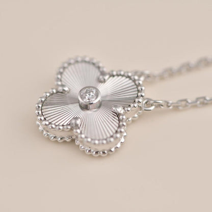 [Lumina]CLOVER  15MM DIAMOND LASER NECKLACE SILVER