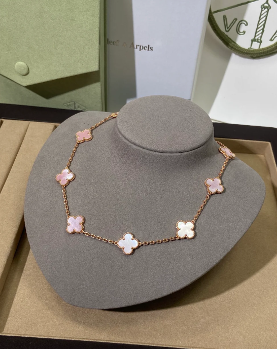 [Lumina Jewellery] Pink Necklace with Ten Clover Designs