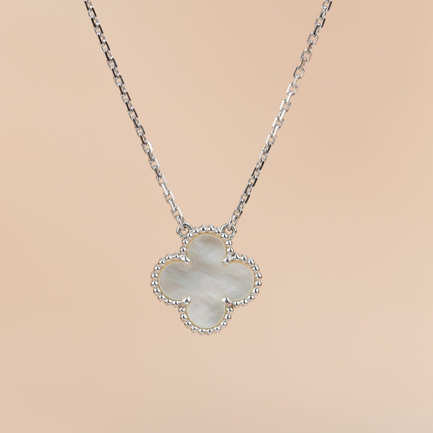 [Lumina]CLOVER  15MM WHITE MOTHER-OF-PEARL SILVER