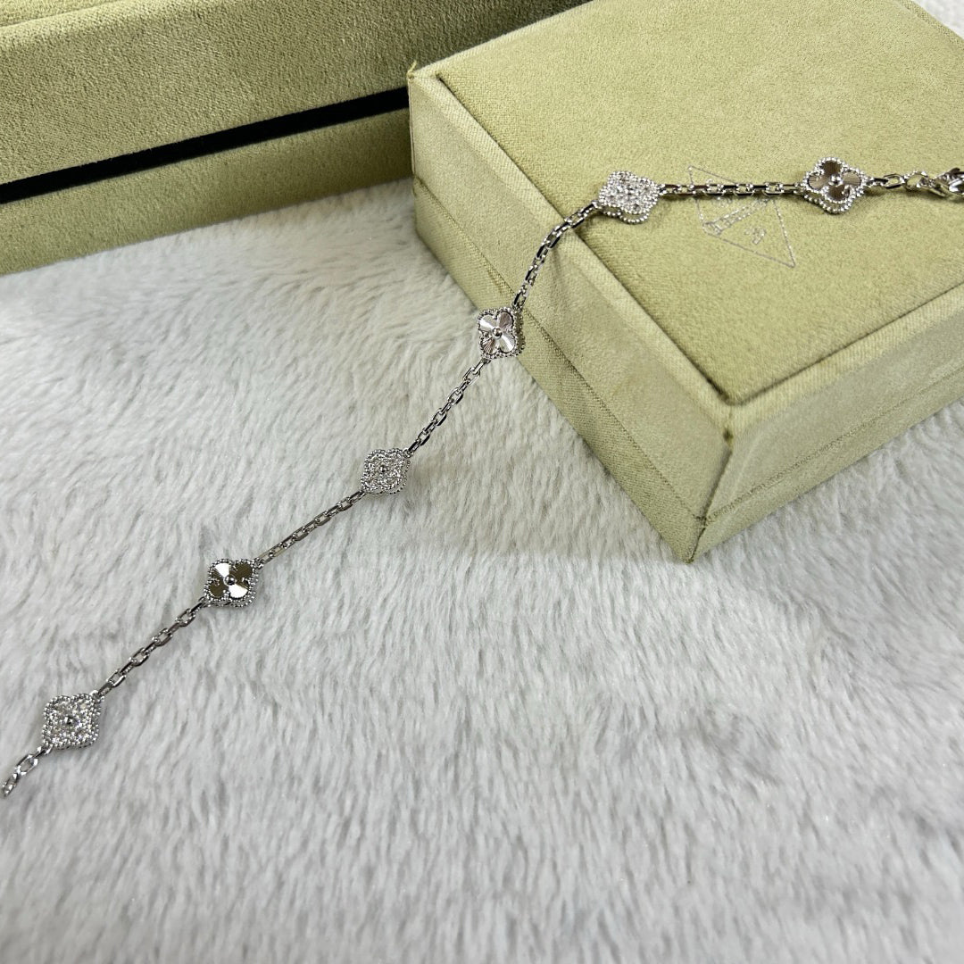 [Lumina]CLOVER 6 MOTIF DIAMOND LASER BRACELET-w