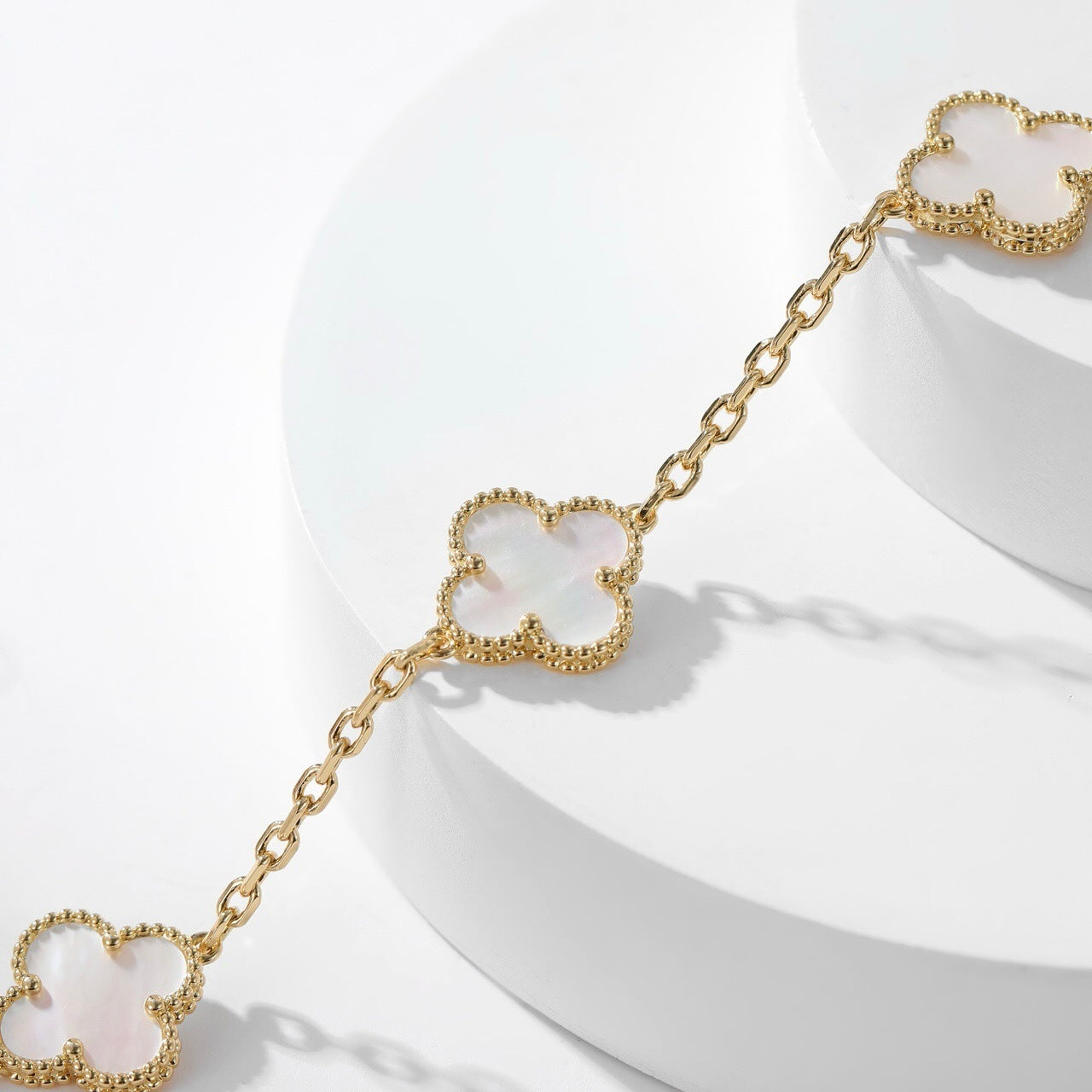 [Lumina]CLOVER 10 MOTIFS WHITE MOTHER OF PEARL NECKLACE