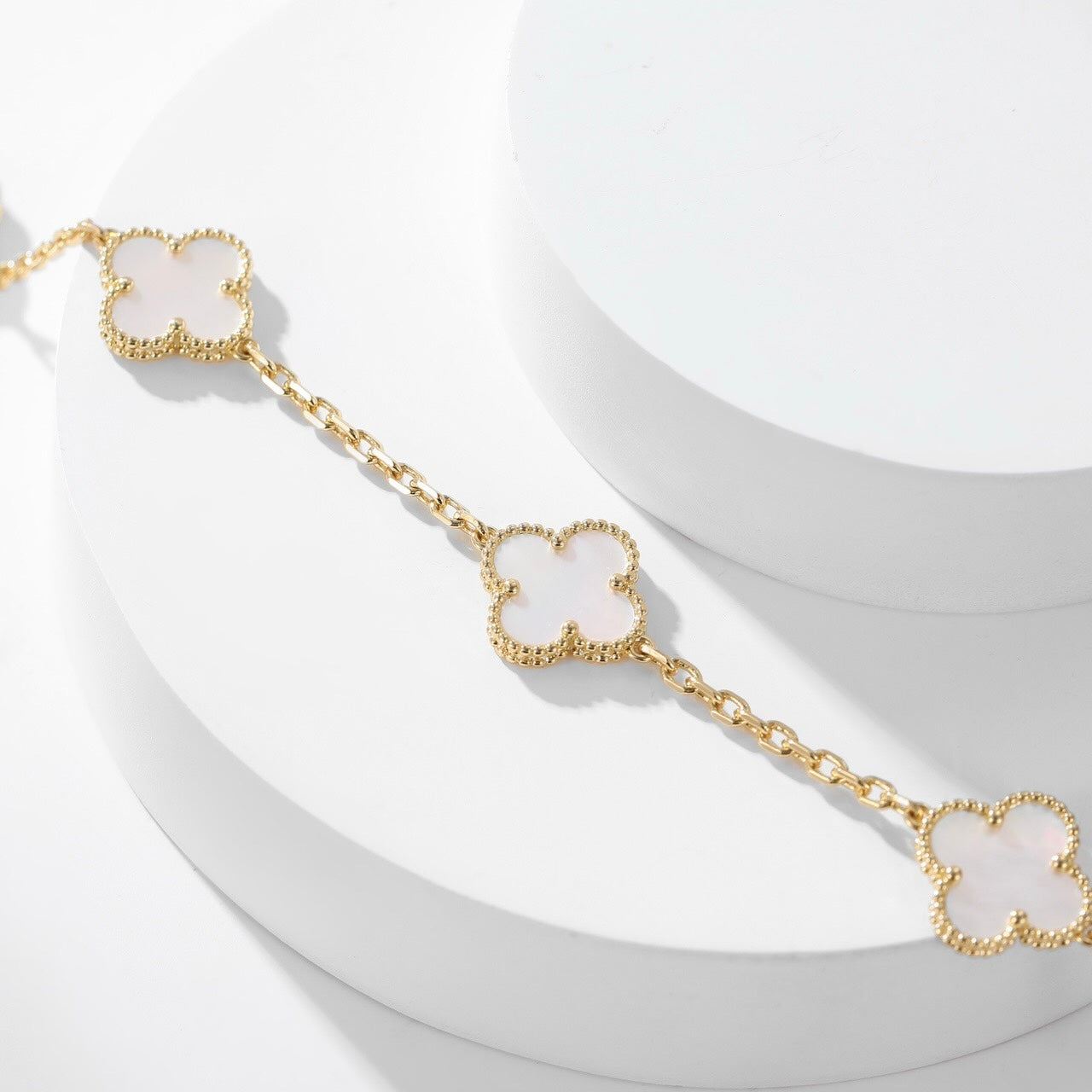 [Lumina]CLOVER 10 MOTIFS WHITE MOTHER OF PEARL NECKLACE