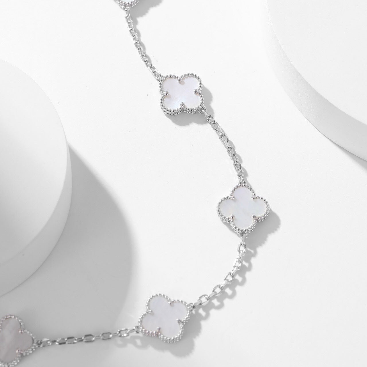 [Lumina]CLOVER 10 MOTIFS WHITE MOTHER OF PEARL NECKLACE