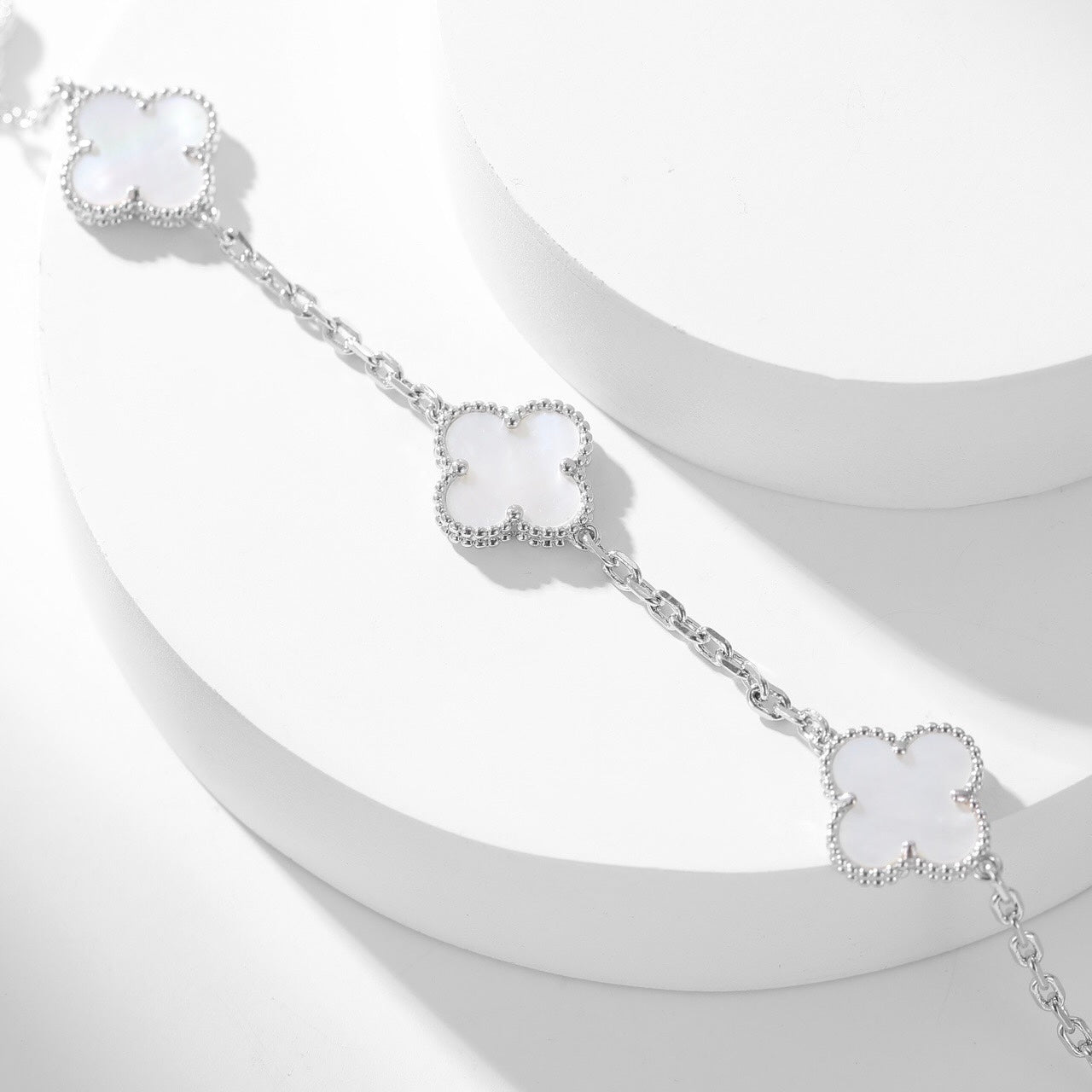 [Lumina]CLOVER 10 MOTIFS WHITE MOTHER OF PEARL NECKLACE