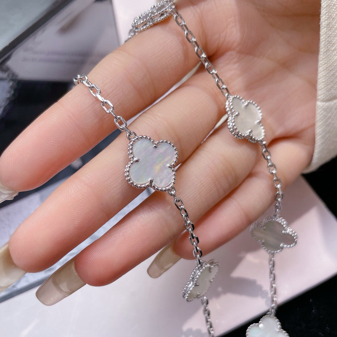 [Lumina]CLOVER 10 MOTIFS WHITE MOTHER OF PEARL NECKLACE