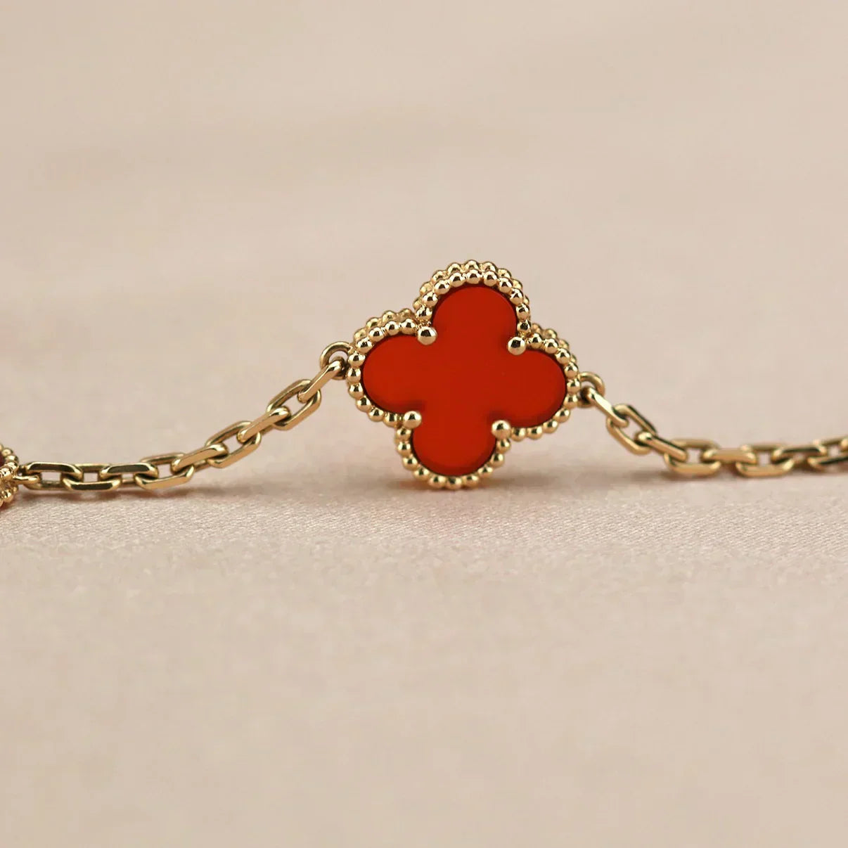 [Lumina] CLOVER 5 MOTIF RED CORNELIAN BRACELET COLLECTION