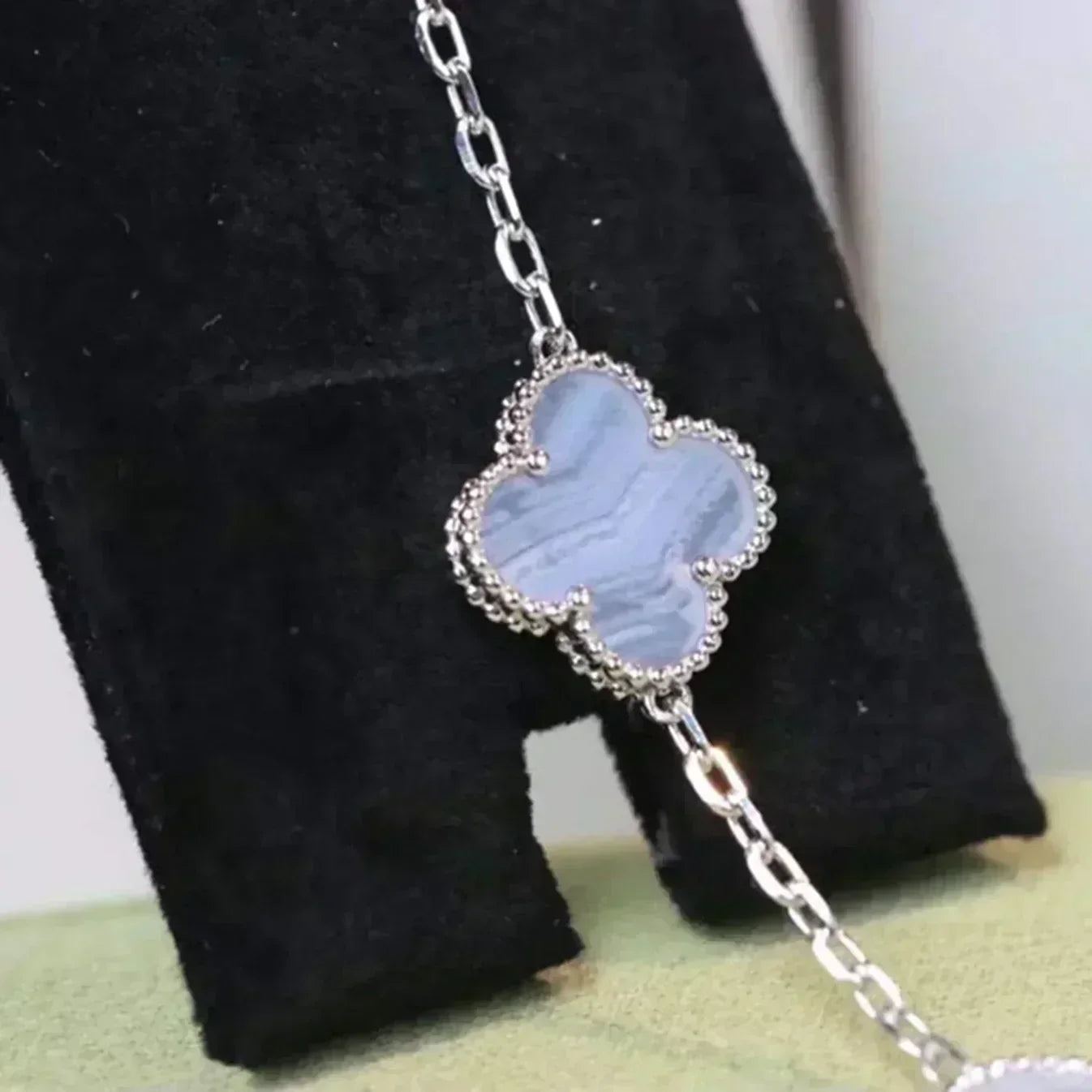 [Lumina] CLOVER 5 MOTIF PURPLE CHALCEDONY BRACELET COLLECTION